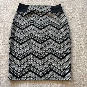 Maurices Black and off White Chevron Pencil Skirt